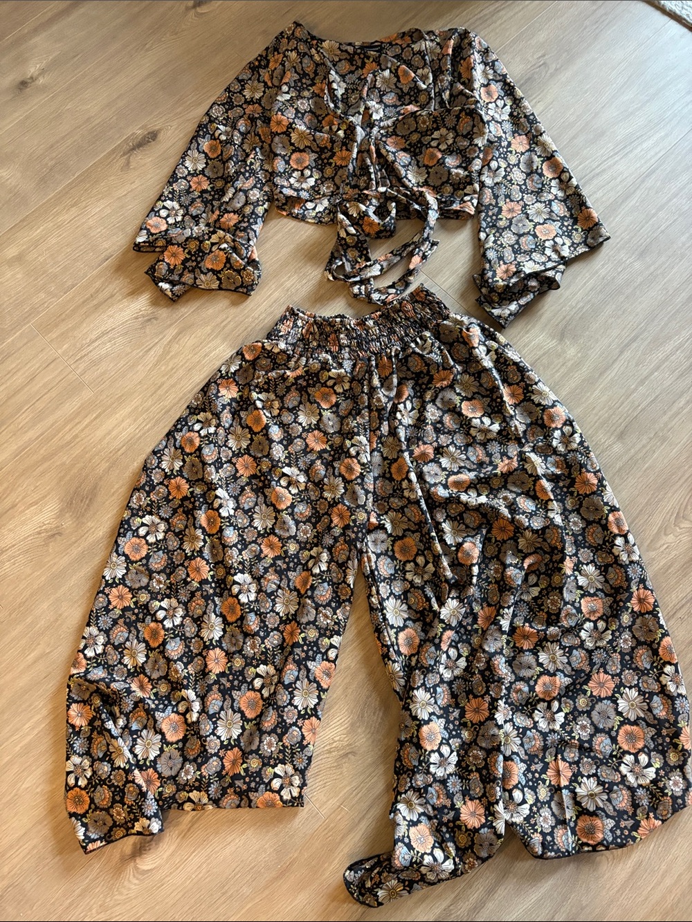 Women's Floral Wide-Leg Jumpsuit Set - Black & Peach